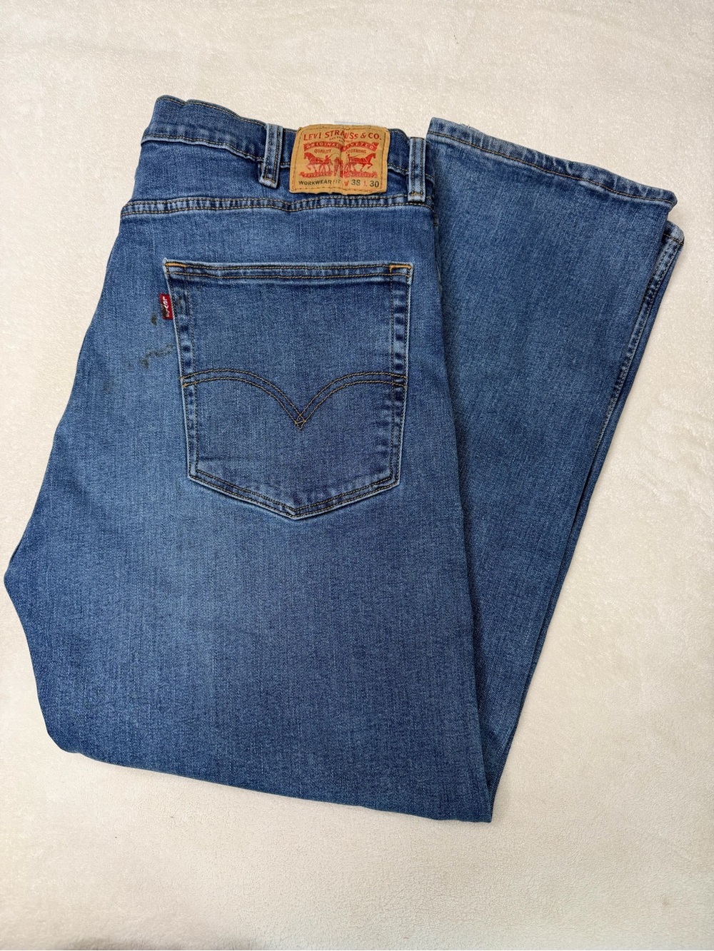 Levi's Men's Medium Blue Straight Jeans with Signature‎ Patch
